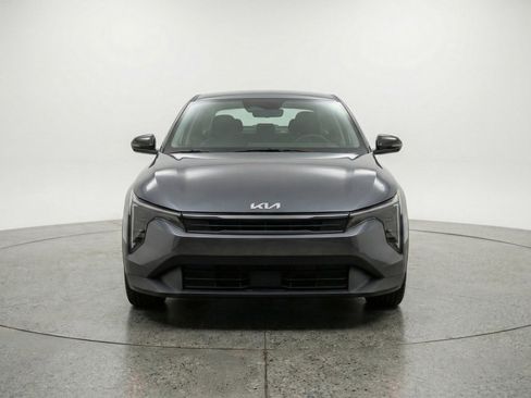 Used 2025 Kia K4 LXS image 2