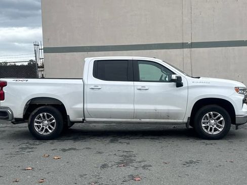 Used 2025 Chevrolet Silverado 1500 LT image 3