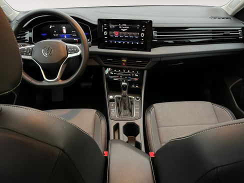 Certified 2025 Volkswagen Jetta SE w/ Sunroof Package image 11