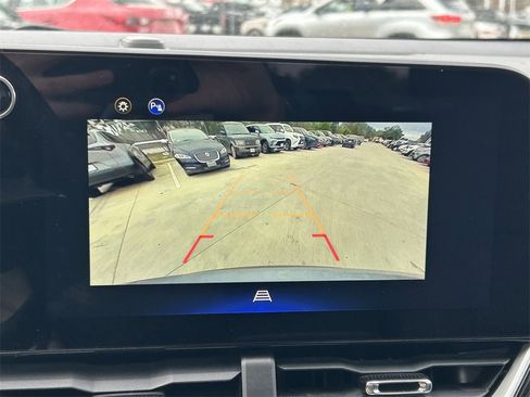 Used 2025 Chevrolet Equinox LT image 28