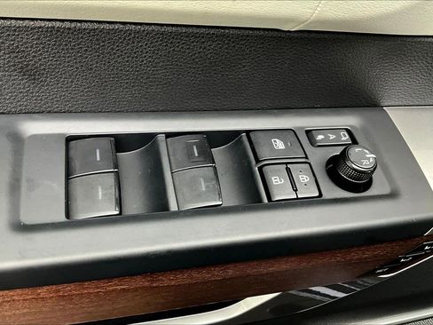 Certified 2025 Toyota Sequoia Capstone image 31