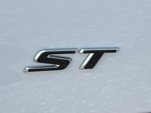 New 2026 Buick Envision Sport Touring AWD/4WD image 2