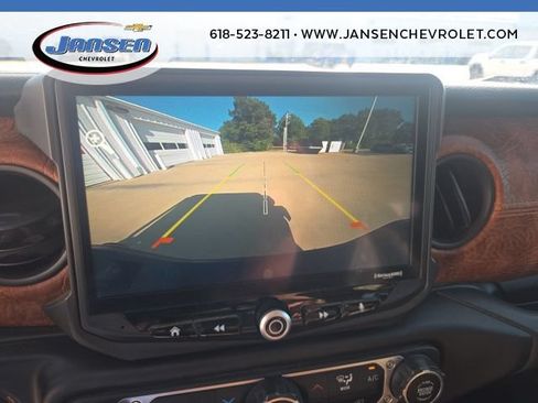 Used 2023 Jeep Gladiator Sport AWD/4WD image 30