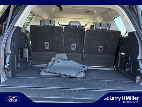 Used 2025 Ford Expedition Active AWD/4WD image 33