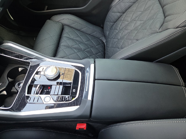 Used 2026 BMW X6 xDrive40i w/ Executive Package AWD/4WD image 29