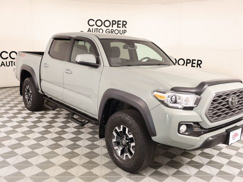 Used 2022 Toyota Tacoma TRD Off-Road image 1