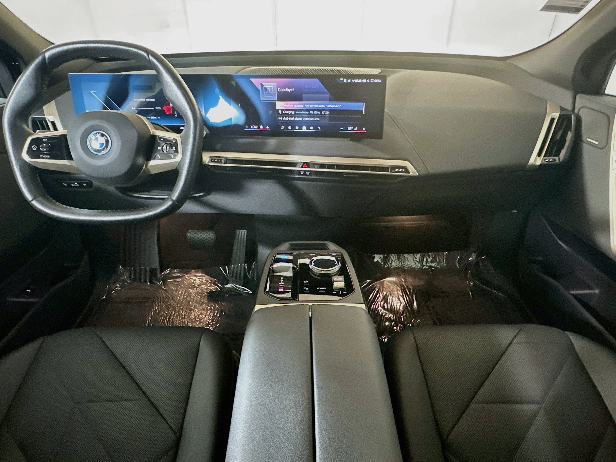 Used 2024 BMW iX xDrive50 w/ Sport Package AWD/4WD image 27