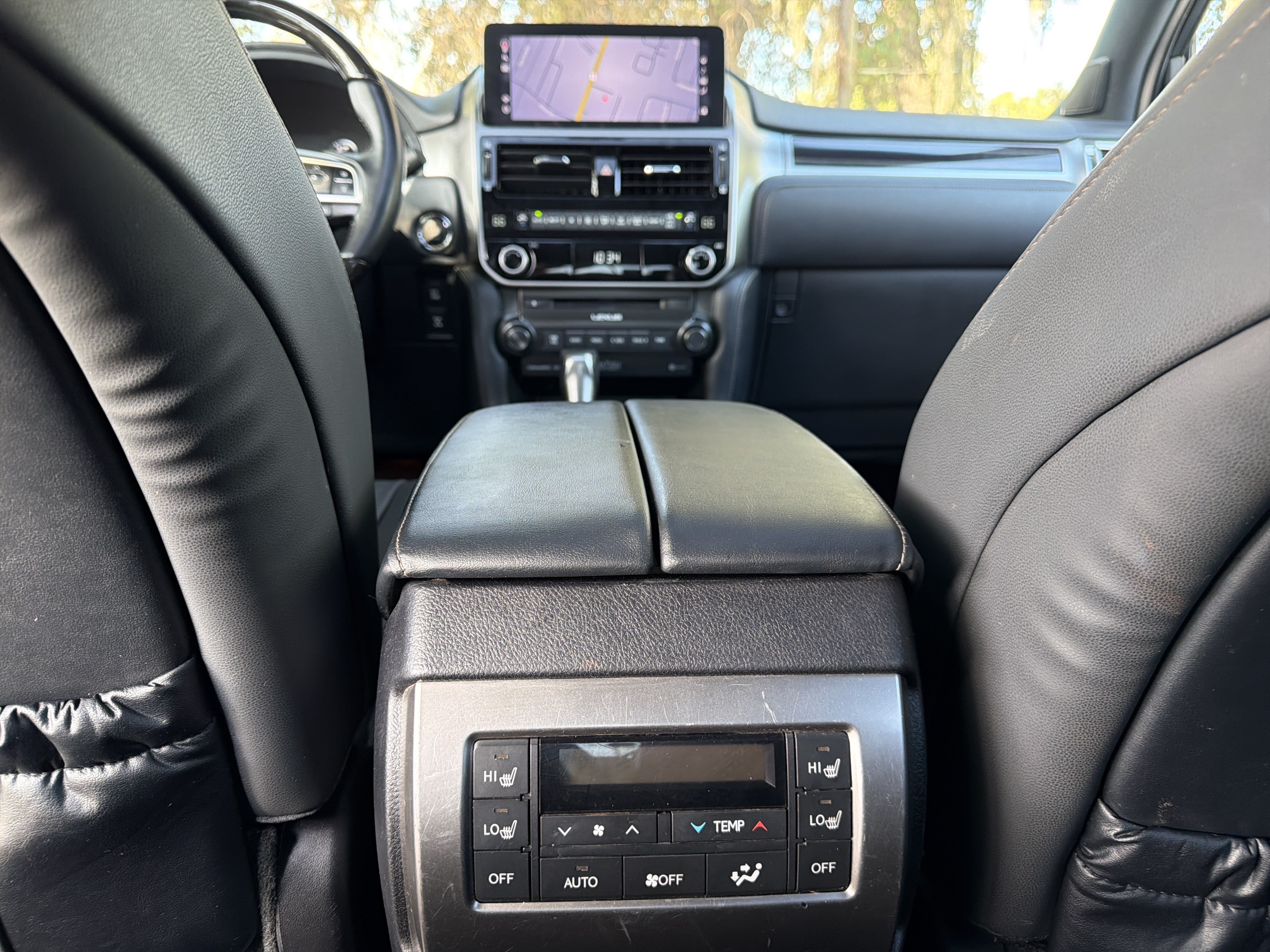 Used 2022 Lexus GX 460 Premium w/ Accessory Package AWD/4WD image 37