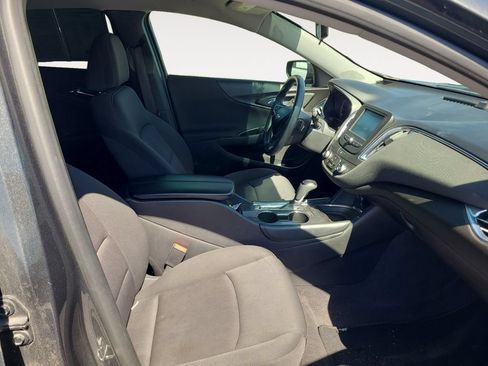 Used 2018 Chevrolet Malibu LT FWD image 15
