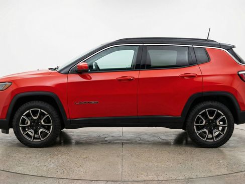 Used 2025 Jeep Compass Trailhawk AWD/4WD image 5