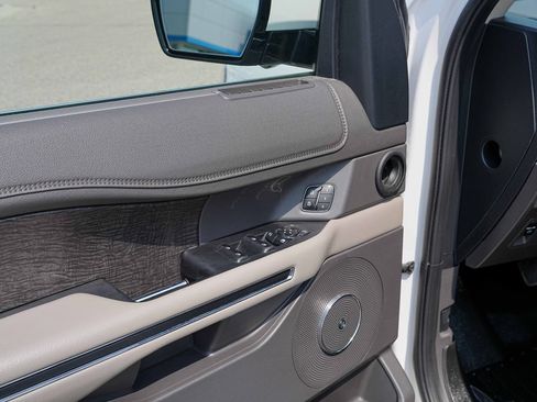 Used 2019 Ford Expedition Limited w/ Equipment Group 302A AWD/4WD image 27