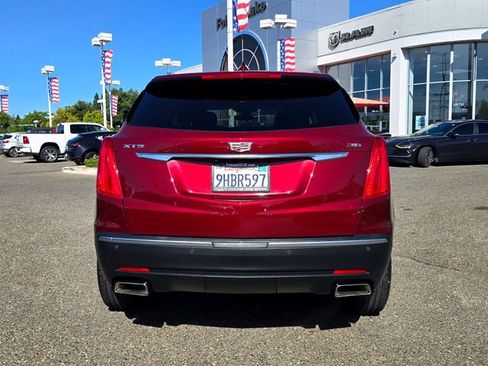 Used 2018 Cadillac XT5 Premium Luxury FWD image 5