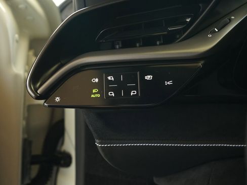 Used 2022 Ferrari SF90 Stradale image 27