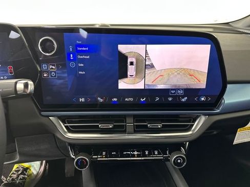 Used 2024 Chevrolet Equinox EV LT image 22