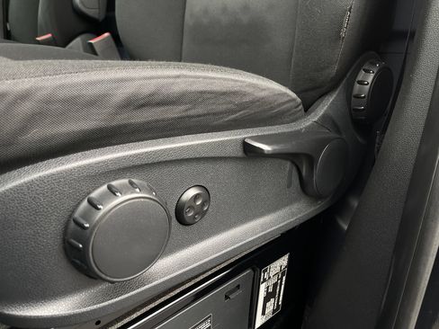 Used 2020 Mercedes-Benz Sprinter 2500 image 13