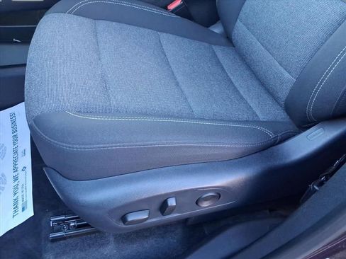 Used 2025 GMC Acadia Elevation image 12