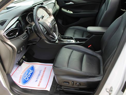 Used 2020 Buick Encore GX Essence w/ Experience Buick Package image 12