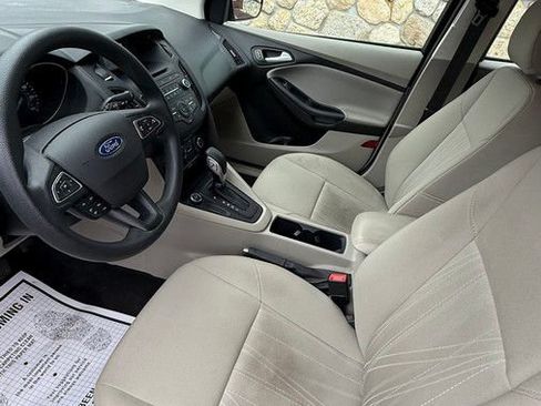 Used 2017 Ford Focus SE FWD image 29