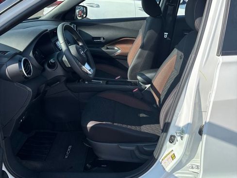 Used 2023 Nissan Kicks SR FWD image 13