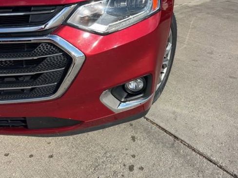 Used 2020 Chevrolet Traverse Premier FWD image 13