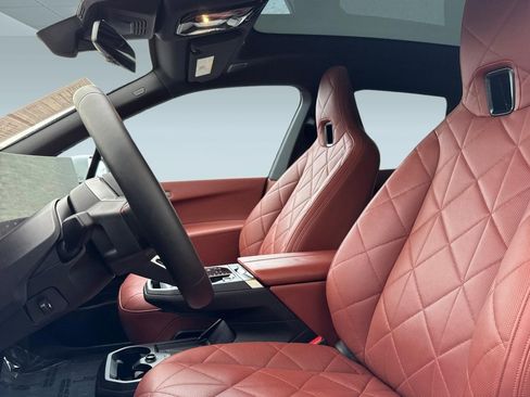 Used 2025 BMW iX M60 image 19