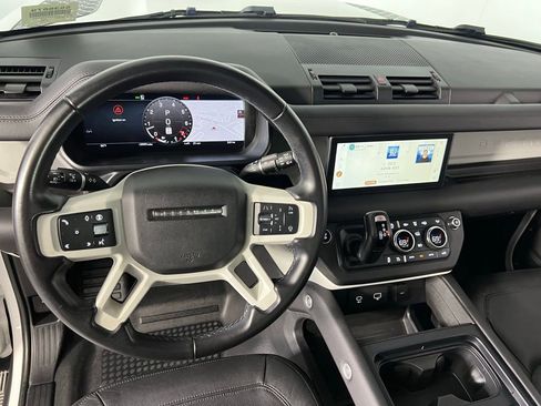 Used 2024 Land Rover Defender 90 S image 17