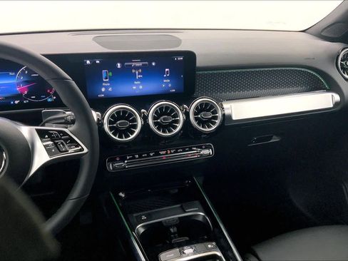 New 2026 Mercedes-Benz GLB 250 image 26