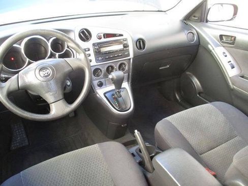 Used 2006 Toyota Matrix FWD image 10