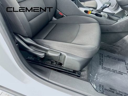 Used 2024 Chevrolet Malibu LT FWD image 32