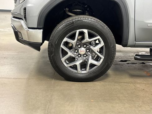 Used 2024 GMC Sierra 1500 SLT w/ SLT Convenience Package image 9