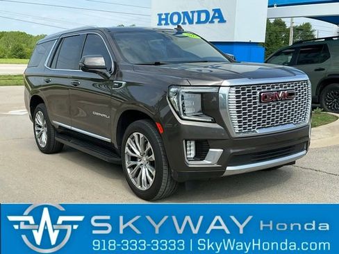 Used 2021 GMC Yukon Denali w/ Advanced Technology Package image 1