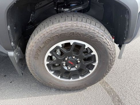 Used 2025 Toyota Tacoma TRD Off-Road AWD/4WD image 27