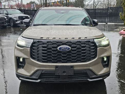 New 2026 Ford Explorer ST-Line w/ ST-Line Street Pack image 2