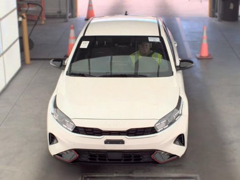 Used 2024 Kia Forte GT-Line FWD image 3
