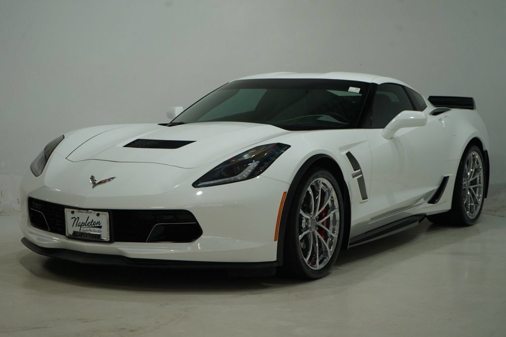 Used 2018 Chevrolet Corvette Grand Sport RWD image 3