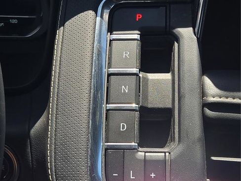 Used 2024 GMC Yukon SLT RWD image 29