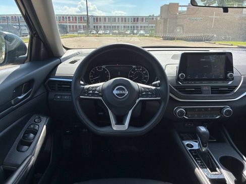 Used 2026 Nissan Altima 2.5 SV FWD image 29