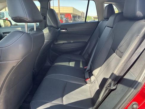 Used 2023 Toyota Corolla Cross XLE w/ Convenience Package image 9