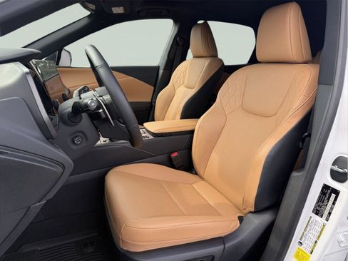 Used 2025 Lexus RX 350h image 10