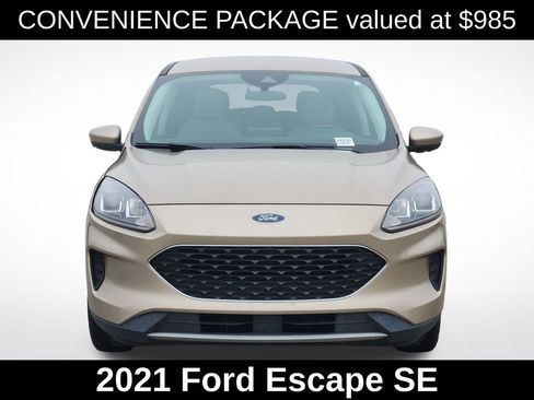 Used 2021 Ford Escape SE w/ Convenience Package image 2