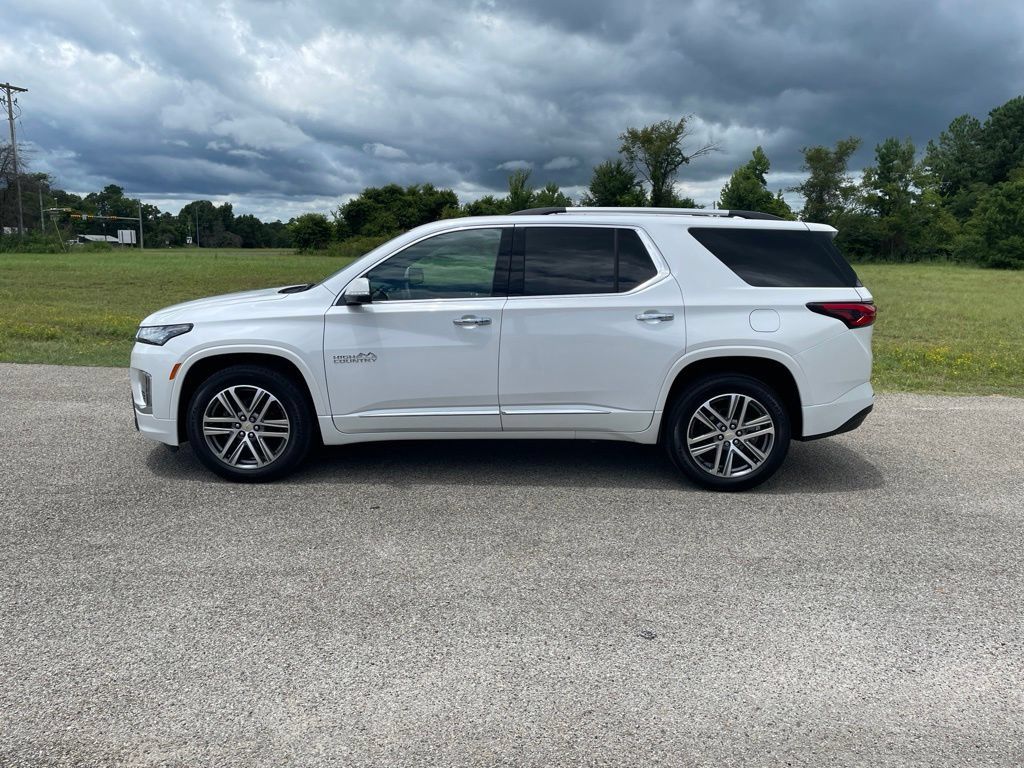 Used 2023 Chevrolet Traverse High Country w/ LPO, Floor Liner Package AWD/4WD image 2