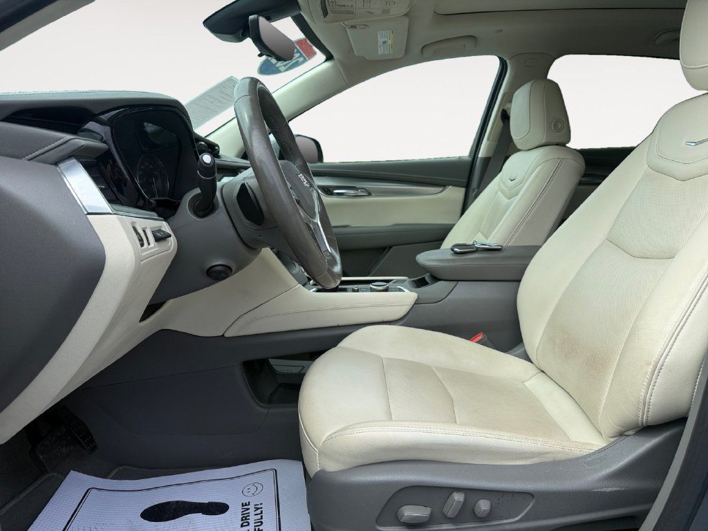 Used 2021 Cadillac XT5 Premium Luxury FWD image 9