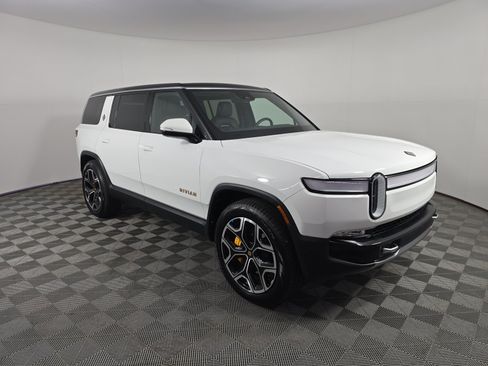 Used 2024 Rivian R1S Adventure AWD/4WD image 7