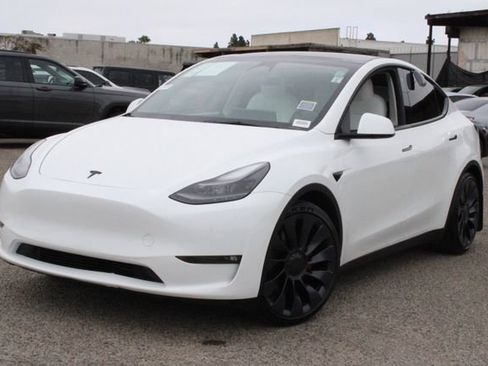 Used 2023 Tesla Model Y Performance AWD/4WD image 8