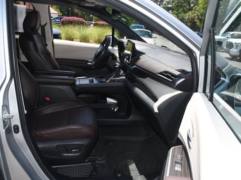 Certified 2023 Toyota Sienna Platinum FWD image 23