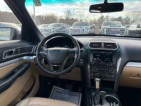 Used 2016 Ford Explorer XLT w/ Equipment Group 202A image 13