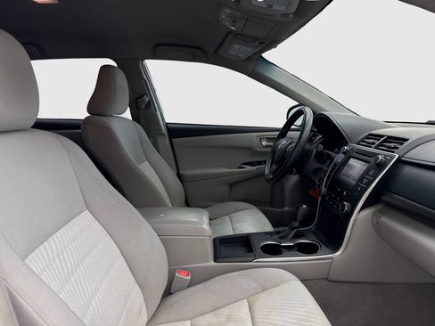 Used 2015 Toyota Camry LE FWD image 38