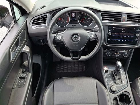 Used 2021 Volkswagen Tiguan SE AWD/4WD image 11