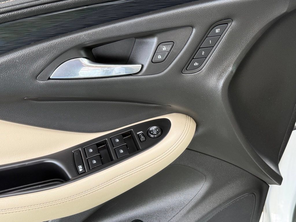 Used 2017 Buick Envision Essence FWD image 14