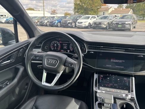 Used 2025 Audi Q7 3.0T Premium Plus AWD/4WD image 38